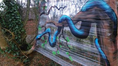 Shrink-wrap spray painting